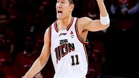 拜仁暗中联络凯恩激怒热刺主席，弗格森曾言与热刺高层交涉如手术般痛苦！